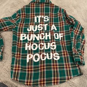 Cakeworthy Disney Hocus Pocus Shirt Small